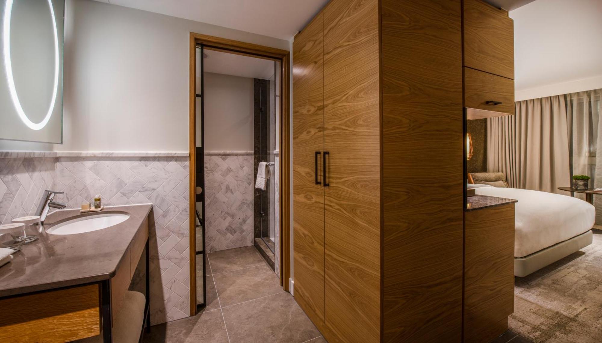 Lincoln Plaza Hotel London, Curio Collection By Hilton Εξωτερικό φωτογραφία