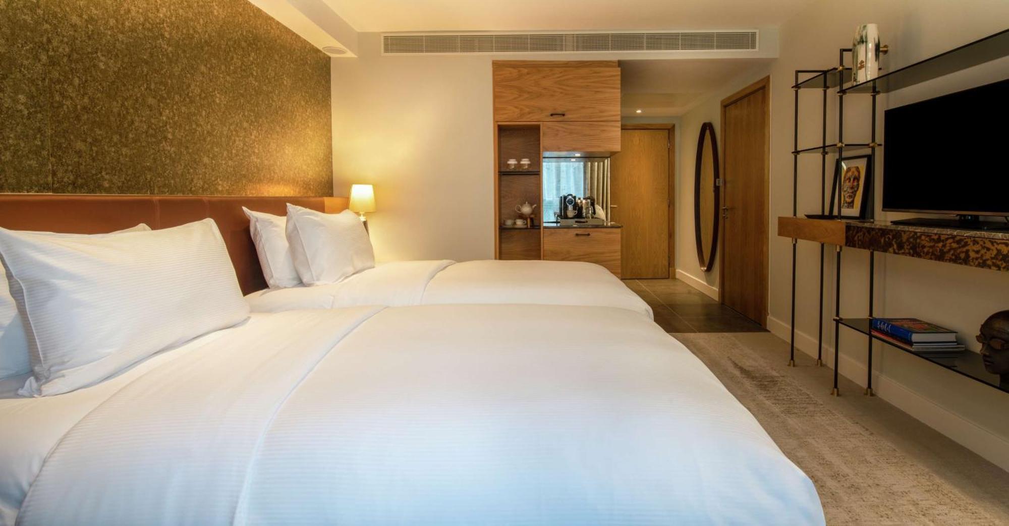 Lincoln Plaza Hotel London, Curio Collection By Hilton Εξωτερικό φωτογραφία