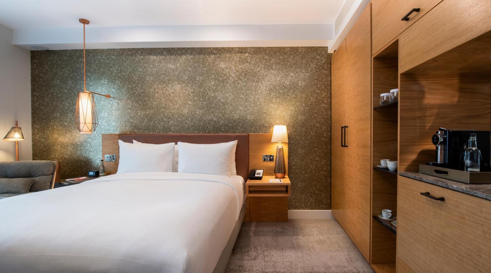 Lincoln Plaza Hotel London, Curio Collection By Hilton Εξωτερικό φωτογραφία